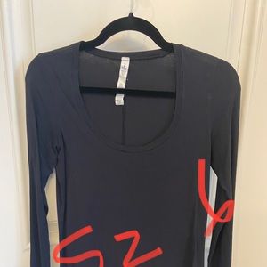 LULULEMON SIZE 6 LONG SLEEVE SHIRT NAVY